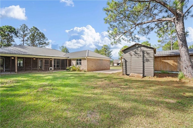 view of yard with a storage shed