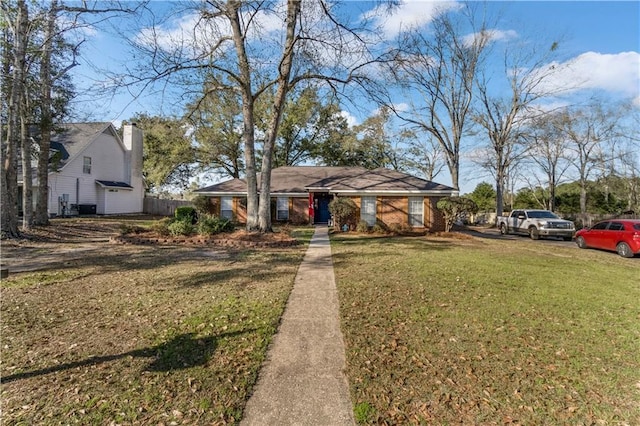 view of front of property with a front lawn