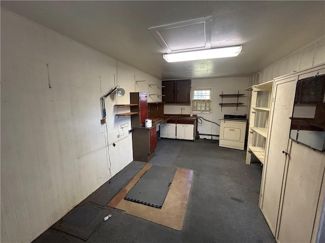 basement with washer / dryer