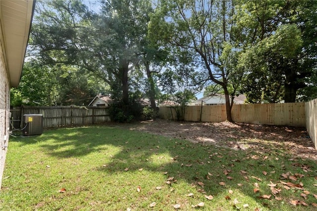 284 Magnolia Dr, Mobile, AL 36617 - view of yard featuring central AC