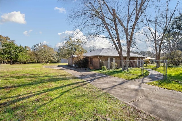 view of front of home with a front lawn