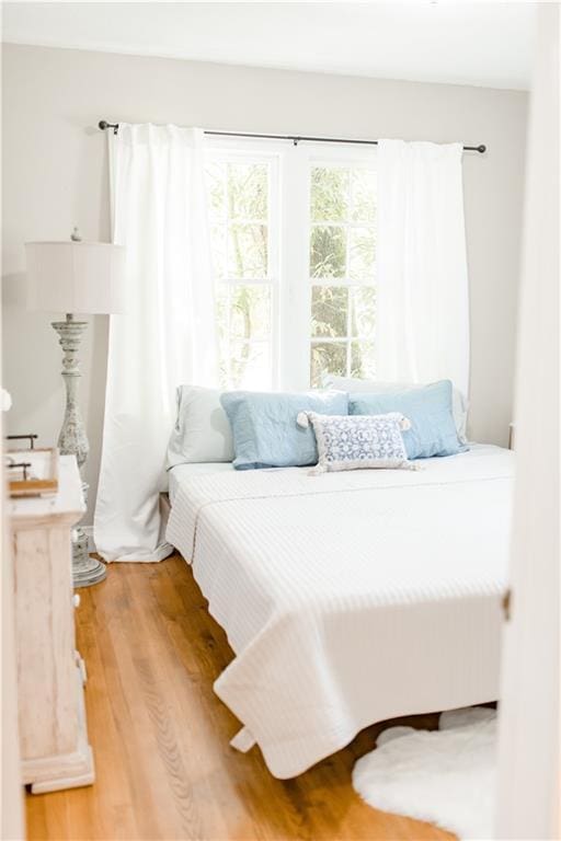 1660 Old Shell Rd, Mobile, AL 36604 - bedroom with light wood-type flooring