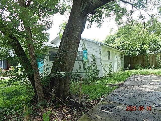 1021 Cherry St, Mobile, AL 36610 - view of side of home