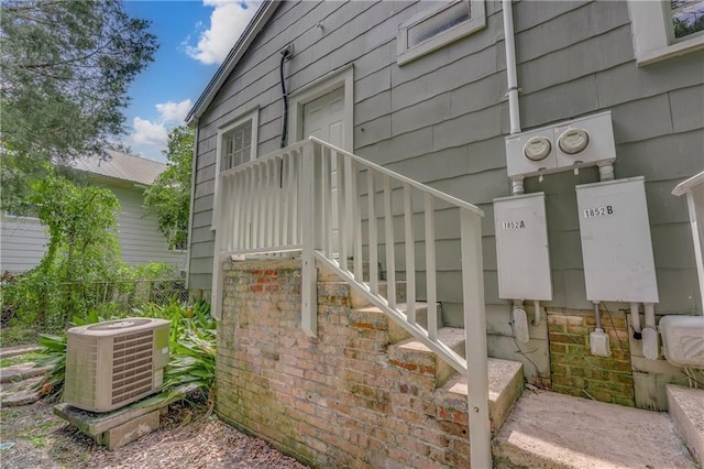 1852 Old Shell Rd, Mobile, AL 36607 - doorway to property