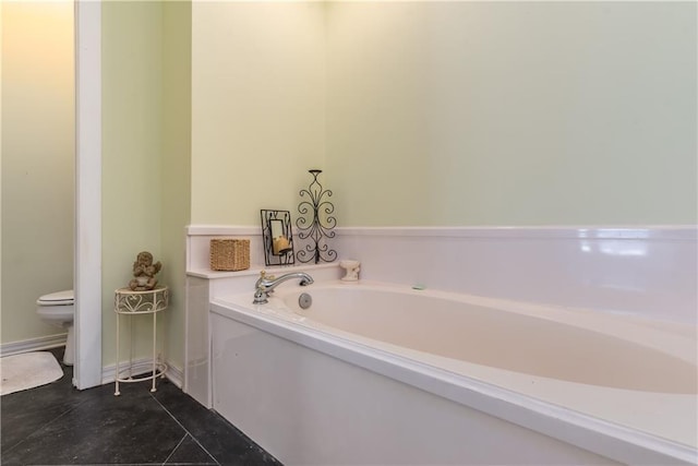 510 Fort Mims Pl, Dauphin Island, AL 36528 - bathroom with toilet and a bath