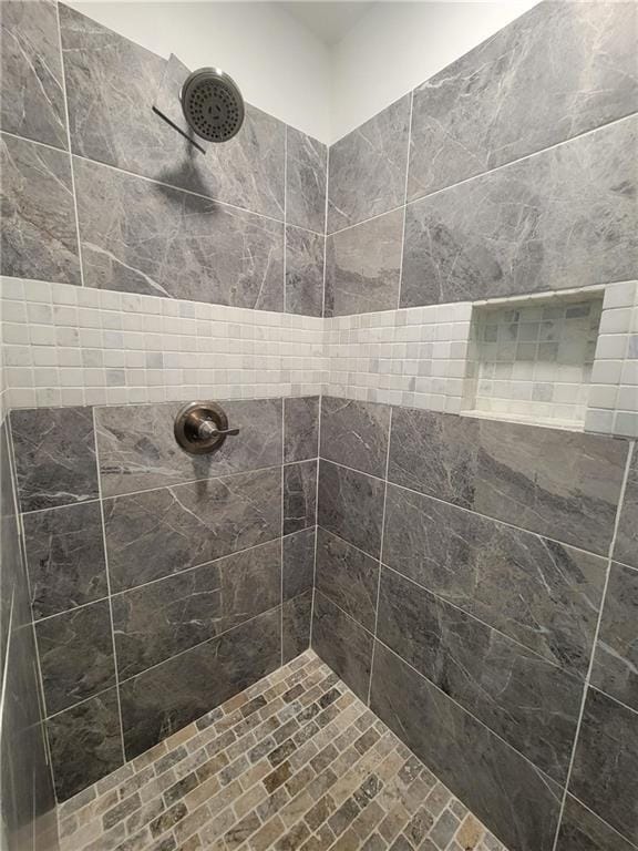 2544 Buckboard Ct, Mobile, AL 36695 - bathroom with a tile shower