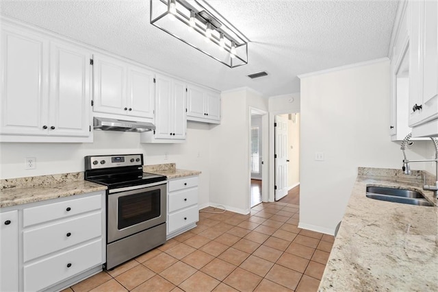 kitchen with electric range, visible vents, under cabinet range hood, a sink, and white cabinetry