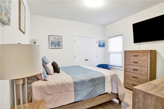 1468 Surrey Loop, Foley, AL 36535 - bedroom with wood finished floors and a closet