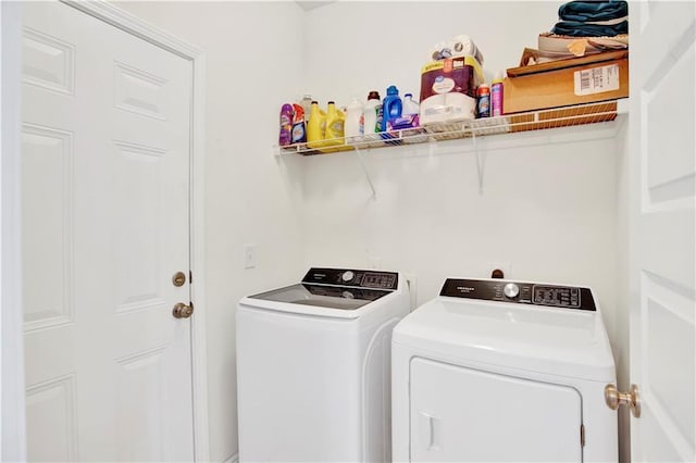 1468 Surrey Loop, Foley, AL 36535 - laundry room with washing machine and dryer