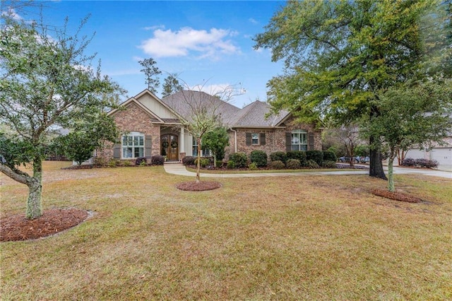 view of front of house featuring a front yard