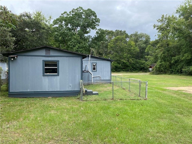 exterior space featuring a yard