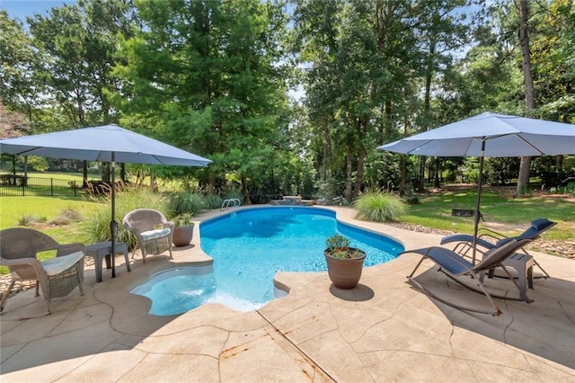 9102 Magnolia Ct, Spanish Fort, AL 36527 - outdoor pool with a patio area