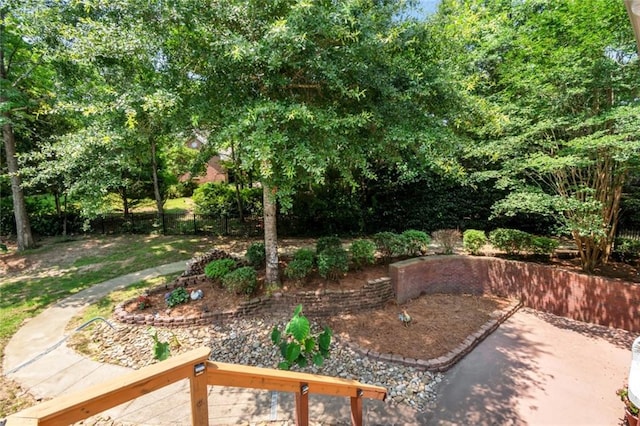9102 Magnolia Ct, Spanish Fort, AL 36527 - view of yard with a patio