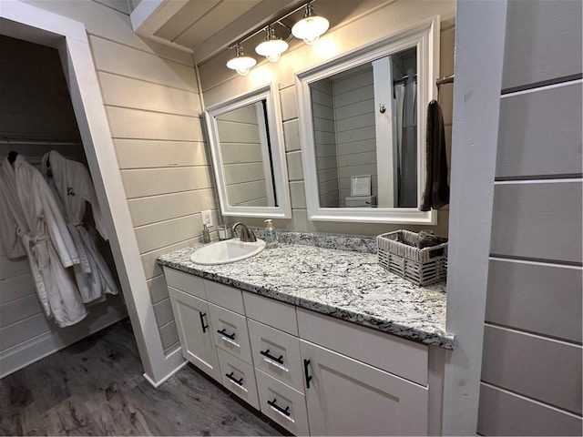 1401 Osprey Ln, Dauphin Island, AL 36528 - full bath with vanity and wood finished floors