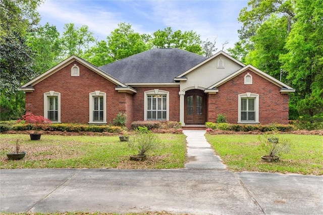 view of front of house with a front yard