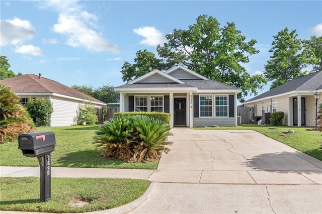 8522 Brandy Oak Ct, Mobile, AL 36695 - view of front of home featuring a front yard