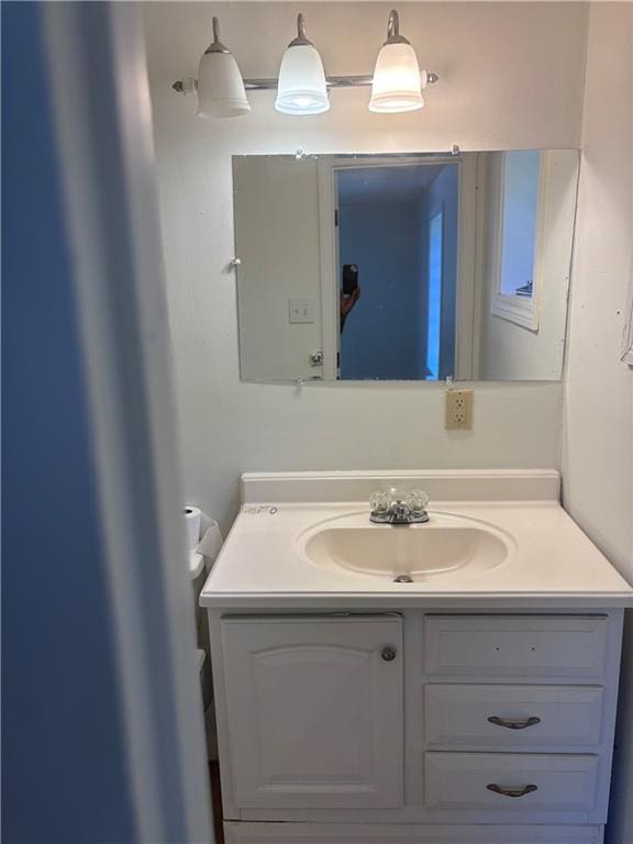 bathroom with vanity