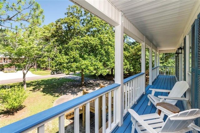 balcony with a porch