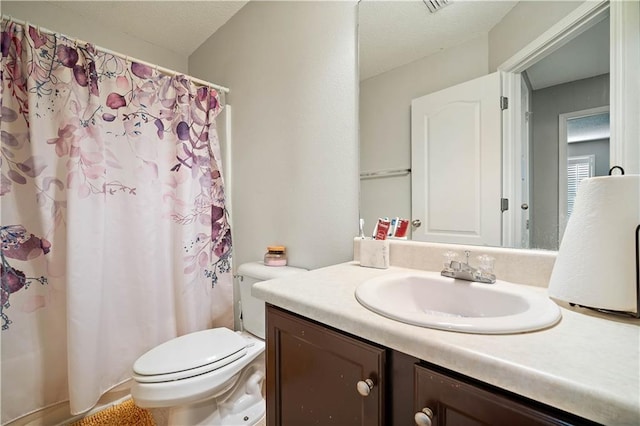 4072 Fenwick Loop, Mobile, AL 36619 - full bath featuring vanity and shower / tub combo with curtain