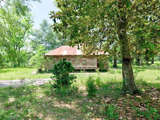 view of grassy yard