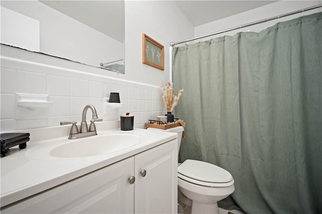 5554 Racine Ave, Mobile, AL 36618 - bathroom with vanity and curtained shower
