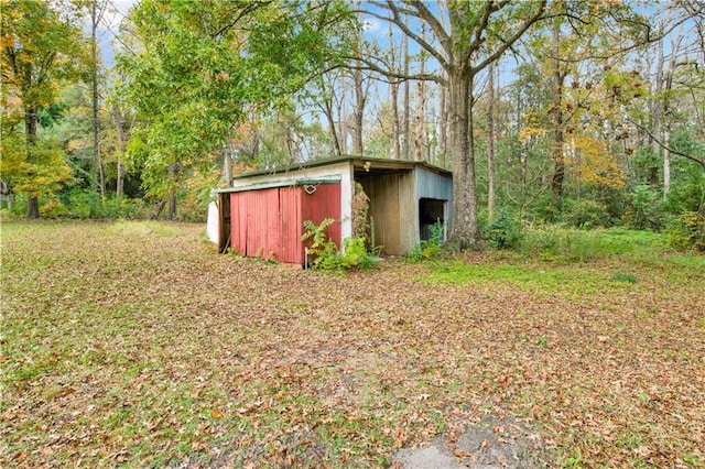 view of outbuilding