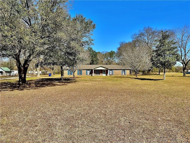 view of front of house with a front yard