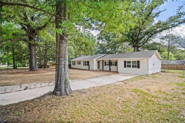 3001 Demetropolis Rd, Mobile, AL 36693 - single story home featuring fence