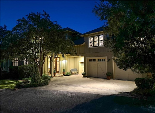 view of front of property featuring a garage