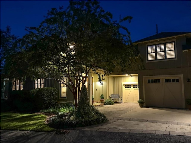 view of front facade with a garage