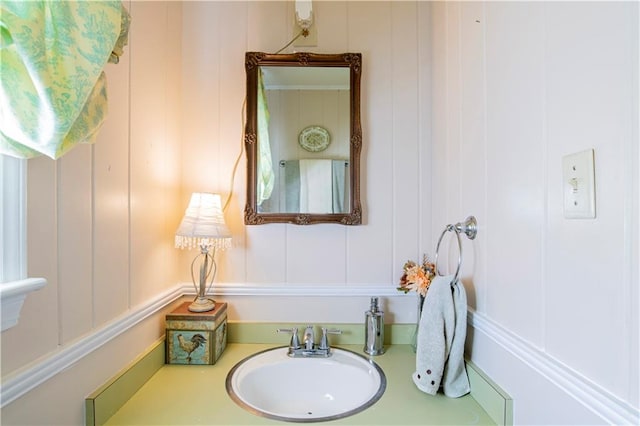 bathroom featuring sink