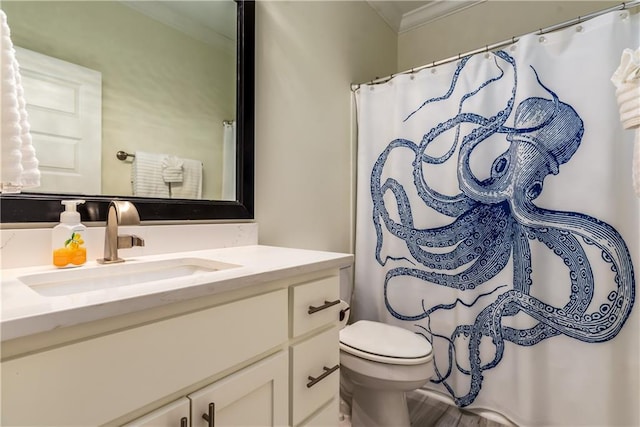 full bath with a shower with curtain, toilet, ornamental molding, and vanity