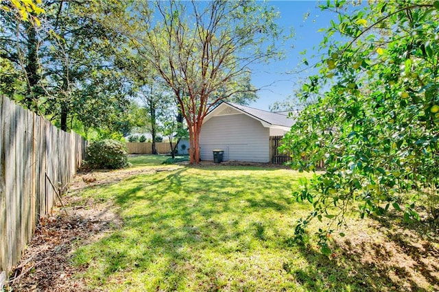 5912 Cansler Dr, Mobile, AL 36609 - view of yard