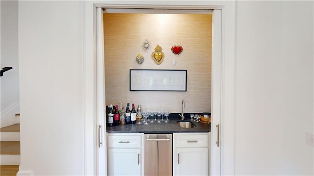 140E Mcgregor Ave S, Mobile, AL 36608 - view of indoor wet bar