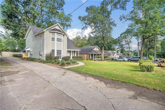 view of front facade with a front yard