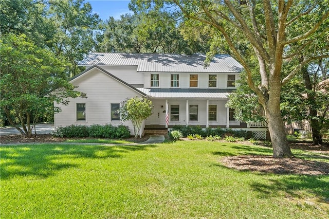 view of front of property with a front yard