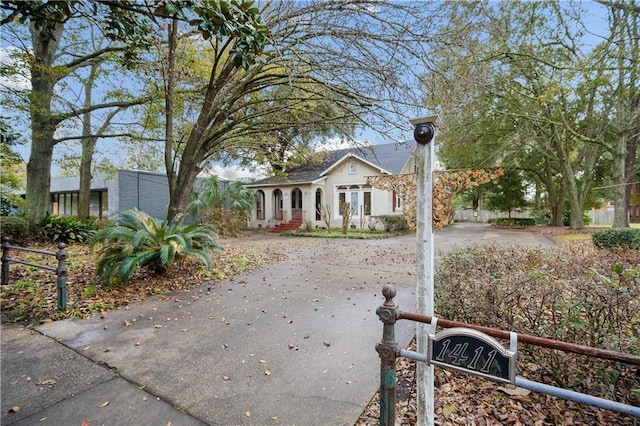 view of front of house