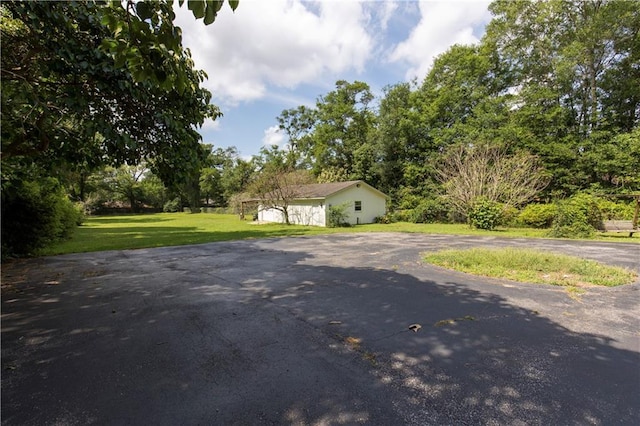 4689 Oak Ridge Rd, Mobile, AL 36609 - view of front of home featuring a front yard