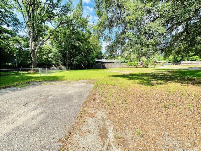 5405 Moffett Rd, Mobile, AL 36618 - view of yard with fence