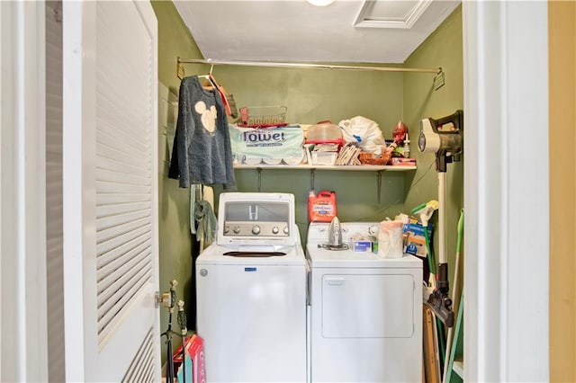 2805 Brookside Dr, Mobile, AL 36693 - washroom featuring washer and clothes dryer