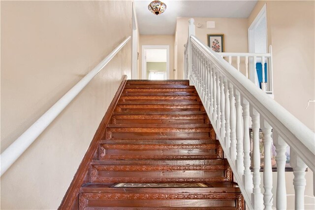 2805 Brookside Dr, Mobile, AL 36693 - view of stairs