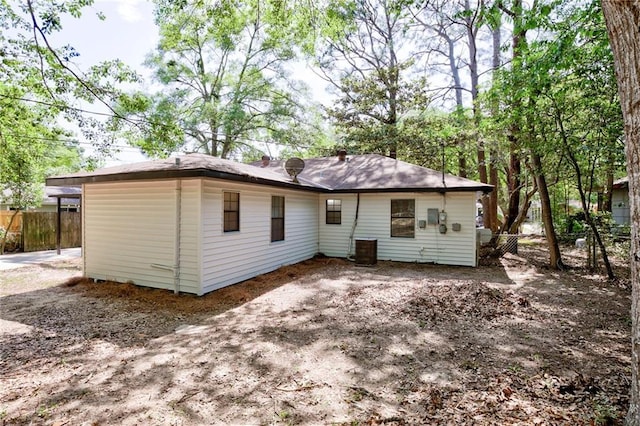 1112 Druid Dr, Mobile, AL 36618 - rear view of property featuring fence