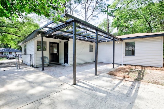 1112 Druid Dr, Mobile, AL 36618 - view of patio featuring driveway, a gate, and entry steps