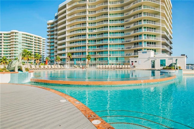 view of swimming pool