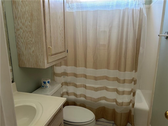 full bathroom featuring vanity, toilet, and shower / tub combo with curtain