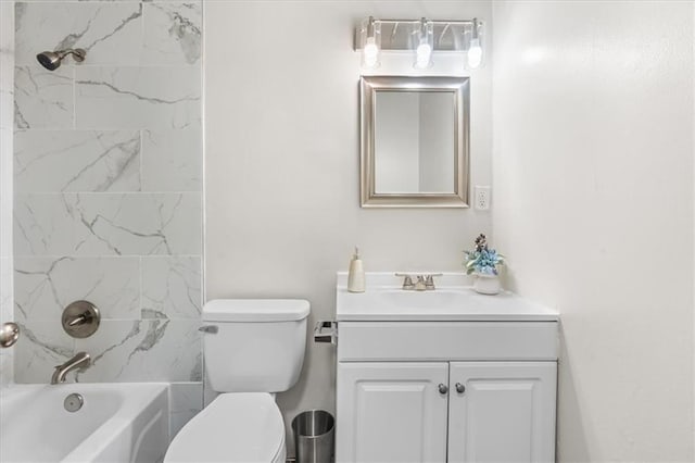 full bath with shower / bath combination, toilet, and vanity