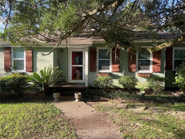 view of front of house featuring a porch