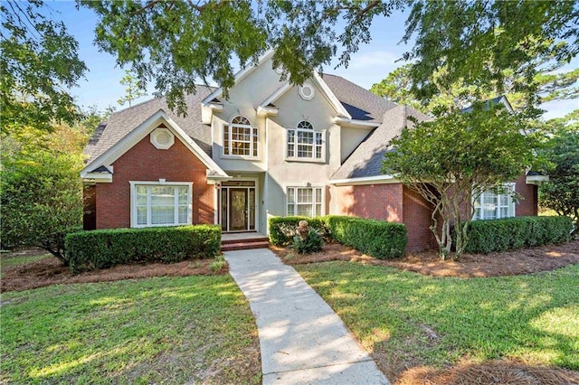 view of front of house featuring a front lawn