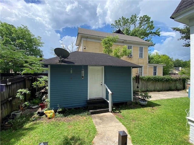 112 Kilmarnock St, Mobile, AL 36604 - rear view of property with entry steps and roof with shingles