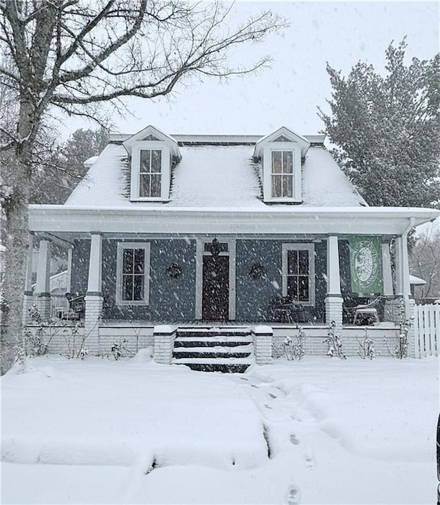 112 Kilmarnock St, Mobile, AL 36604 - view of front of home with a porch